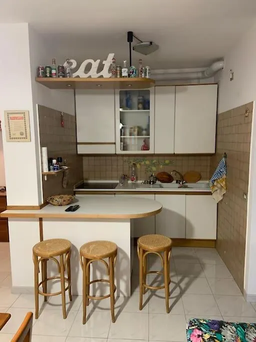 Appartamento Zona Centrale Con Barbecue Colico 0*,